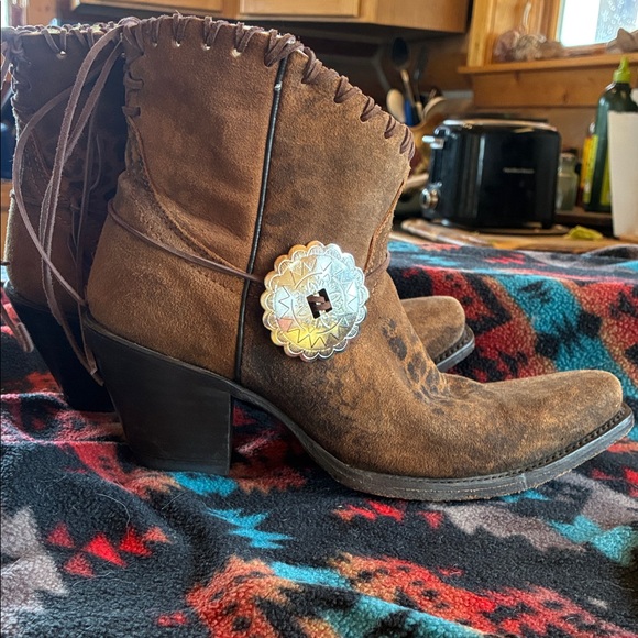 Corral Brown Ankle Boots with Silver Accent - Picture 4 of 7